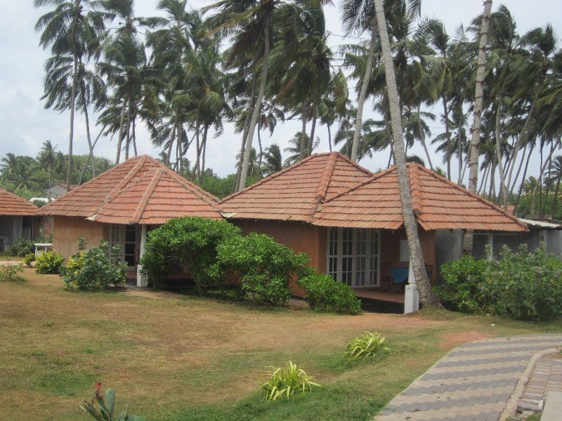 Saffron Beach Hotel Wadduwa Extérieur photo